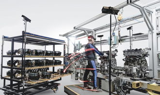 智能輔助工具在汽車制造中的應(yīng)用 計(jì)算機(jī)技術(shù)開(kāi)發(fā)的前沿探索